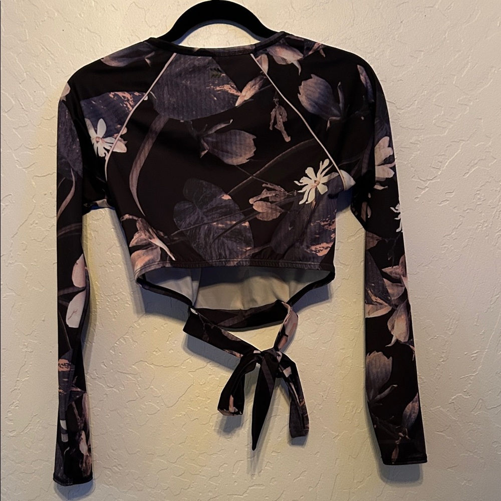 all in motion Black & Lavender Floral Long-Sleeve Swim Rash guard - Picture 5 of 5